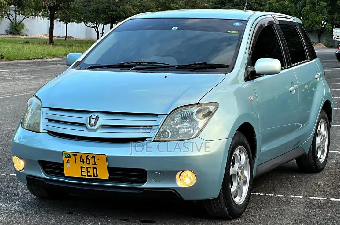 Toyota IST 2004 Blue