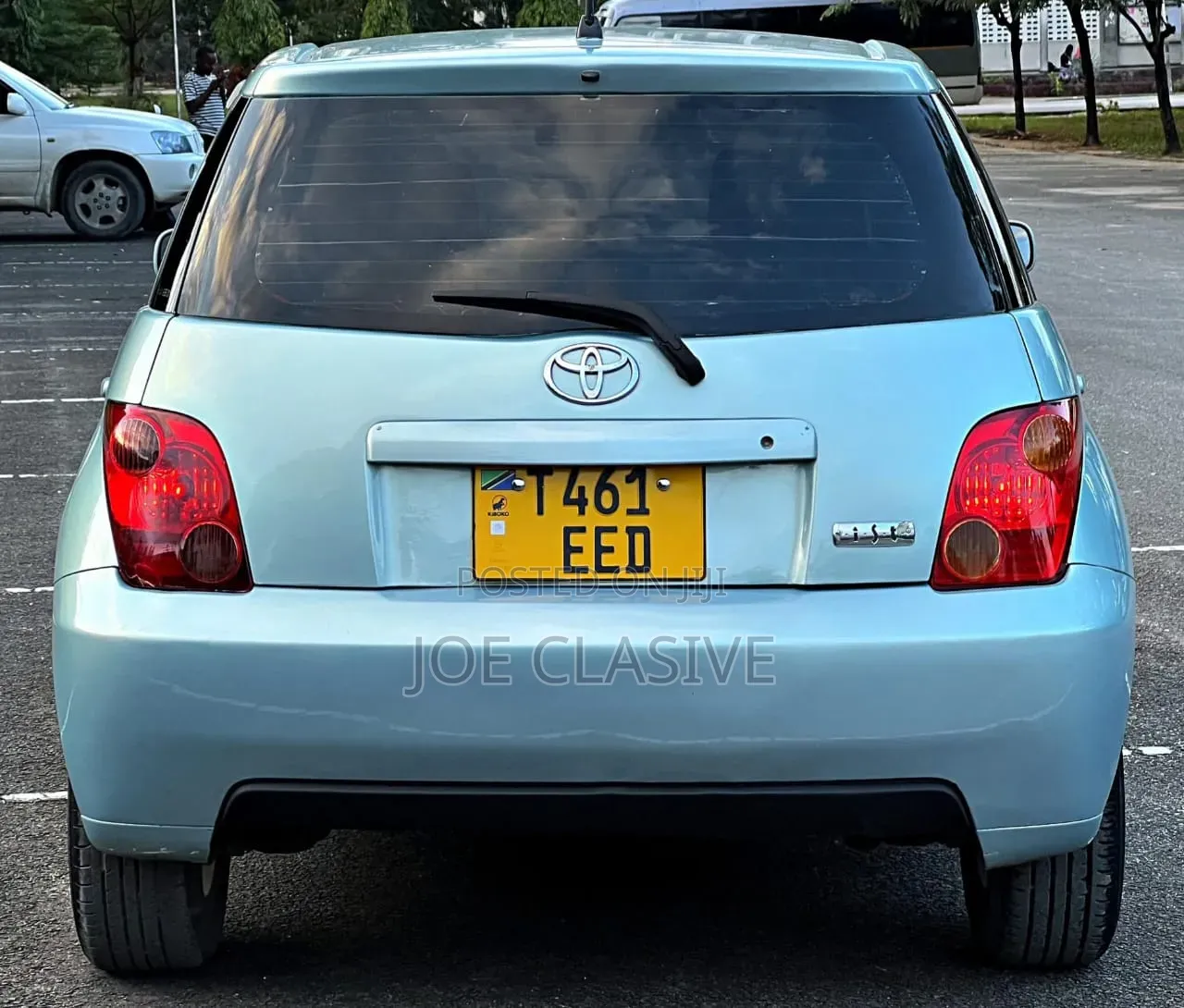 Toyota IST 2004 Blue