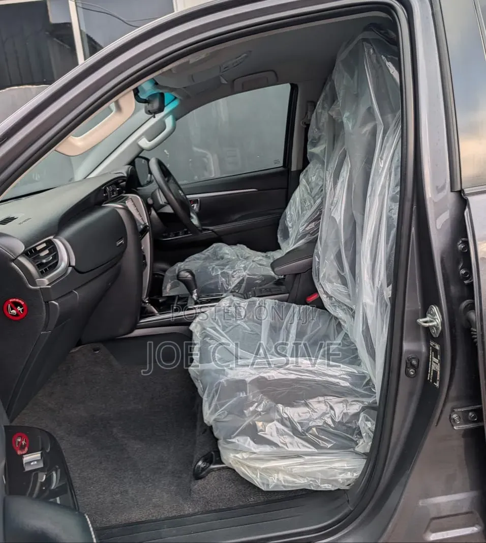 Toyota Fortuner 2022 Gray