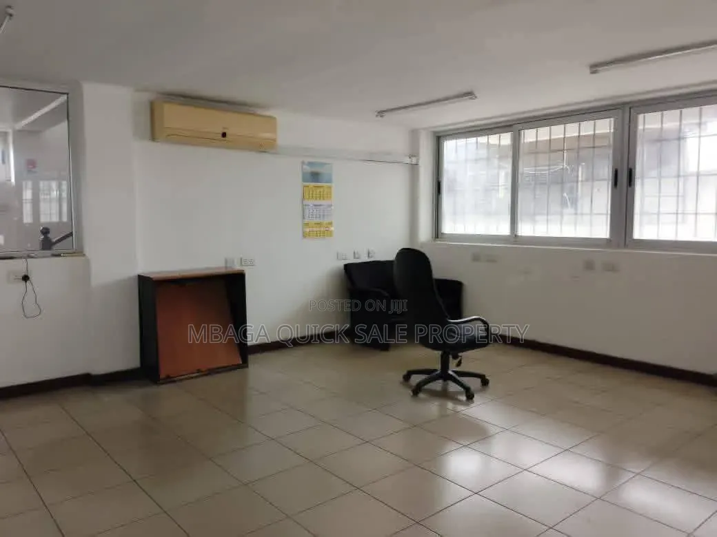 Godown Area SQM 350 , Office and Apartment for Rent Usd 1575 at Tabata