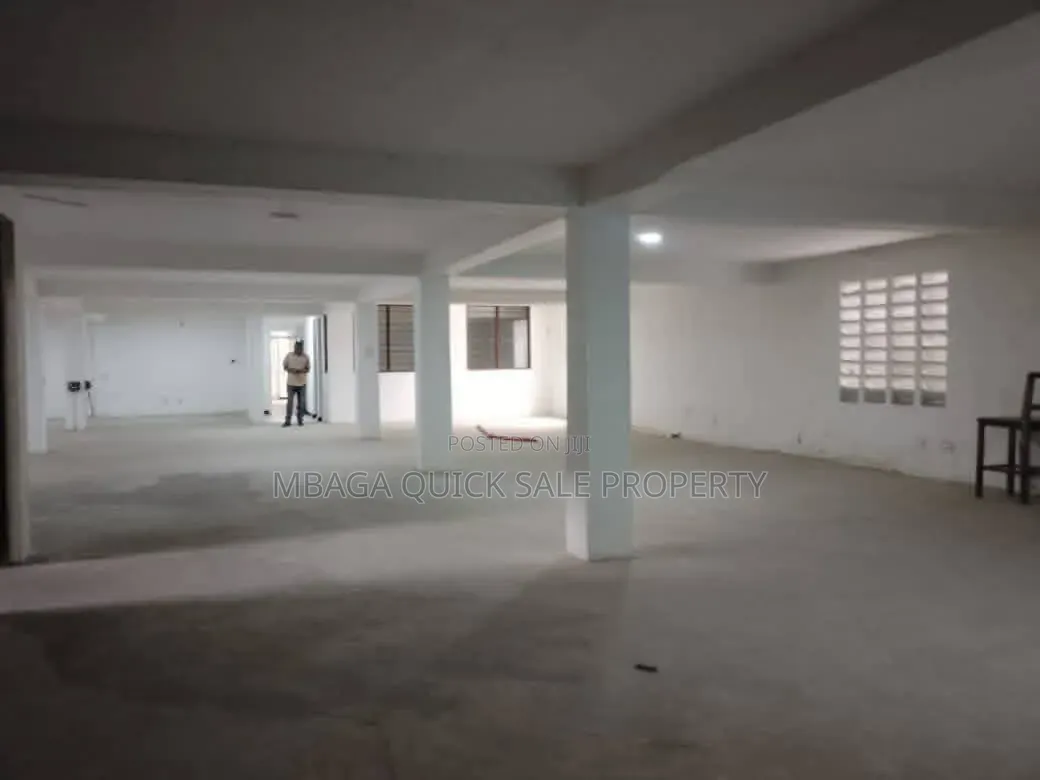 Godown Area SQM 350 , Office and Apartment for Rent Usd 1575 at Tabata