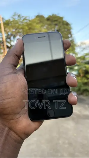 Apple iPhone SE 64 GB Black