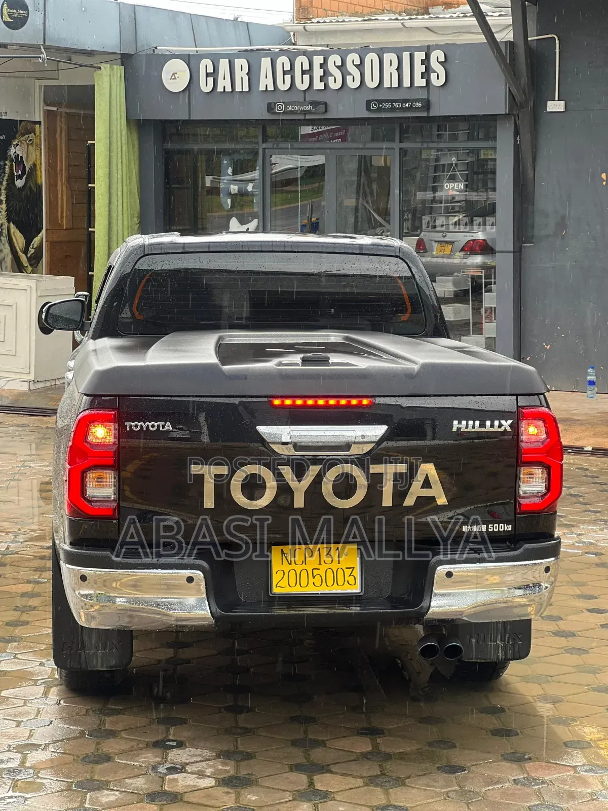 Toyota Hilux 2021 Black