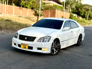 Toyota Crown 2006 White