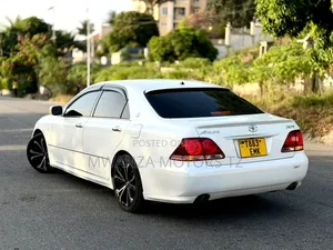 Toyota Crown 2006 White