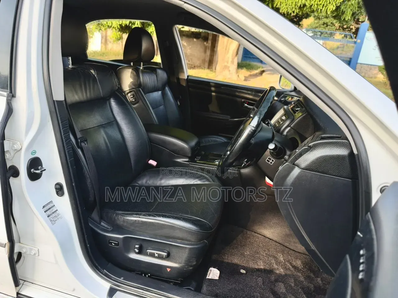 Toyota Crown 2006 White