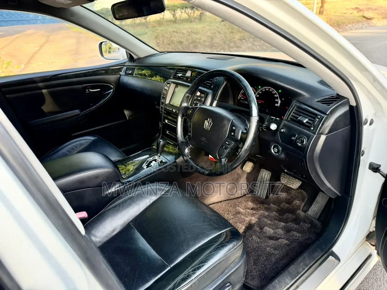 Toyota Crown 2006 White