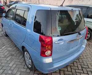 Toyota Raum 2004 Blue