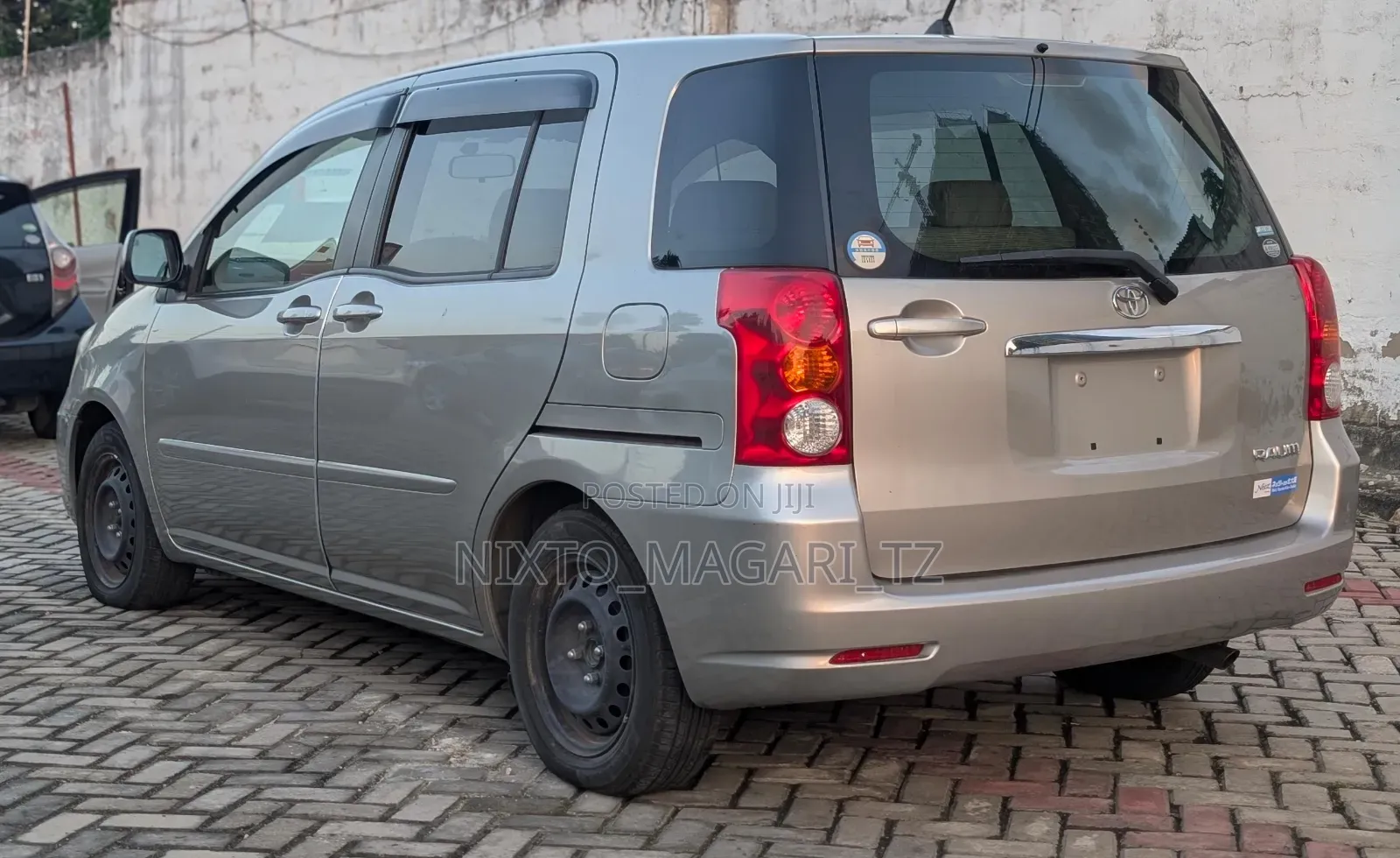 Toyota Raum 2004 Silver