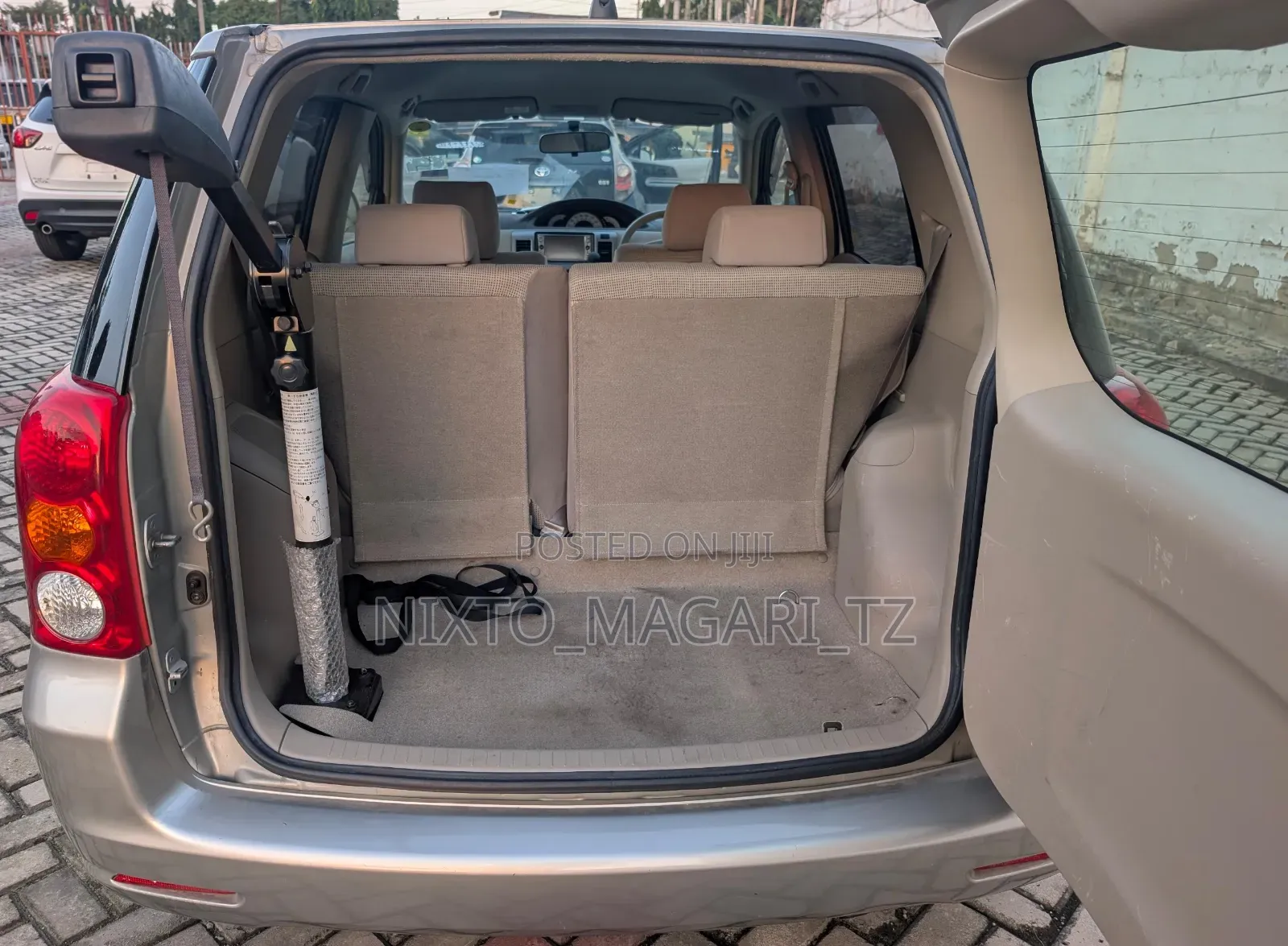Toyota Raum 2004 Silver