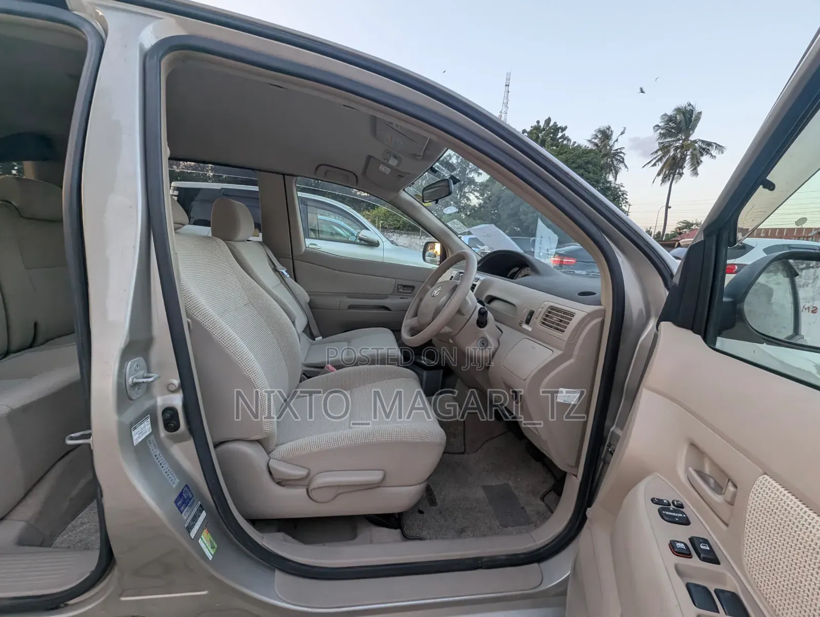 Toyota Raum 2004 Silver