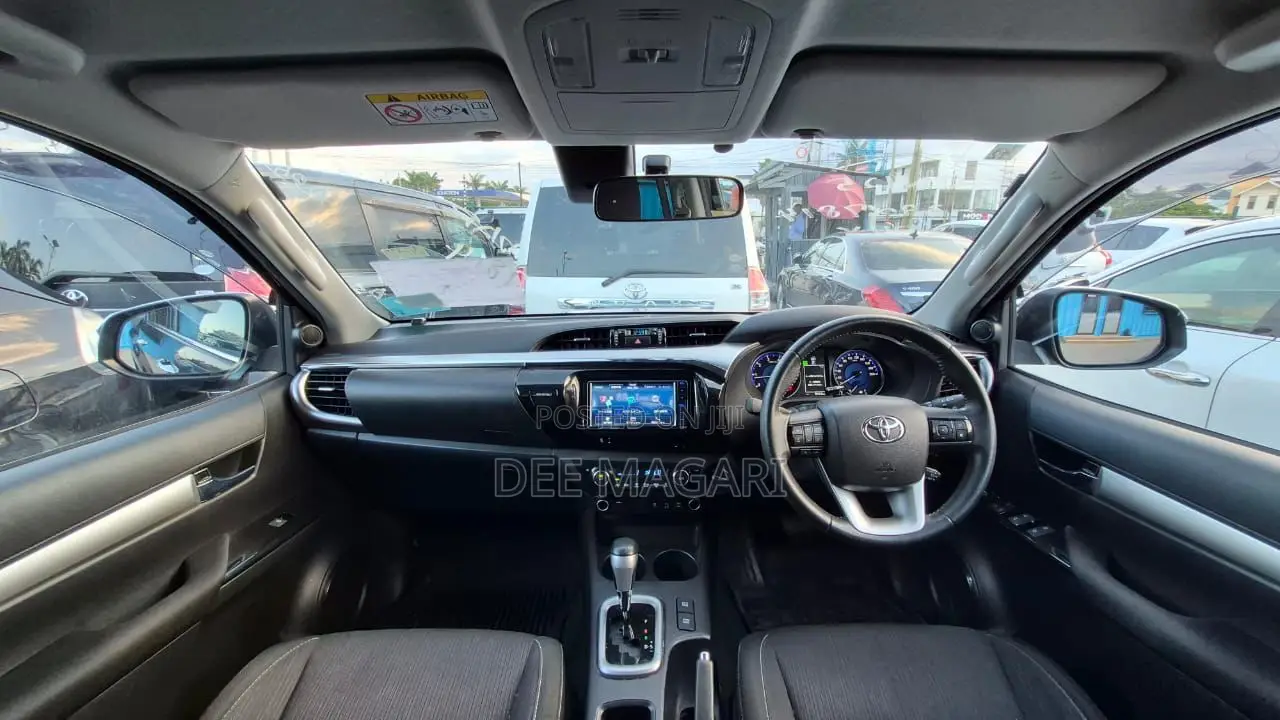 Toyota Hilux 2018 Black