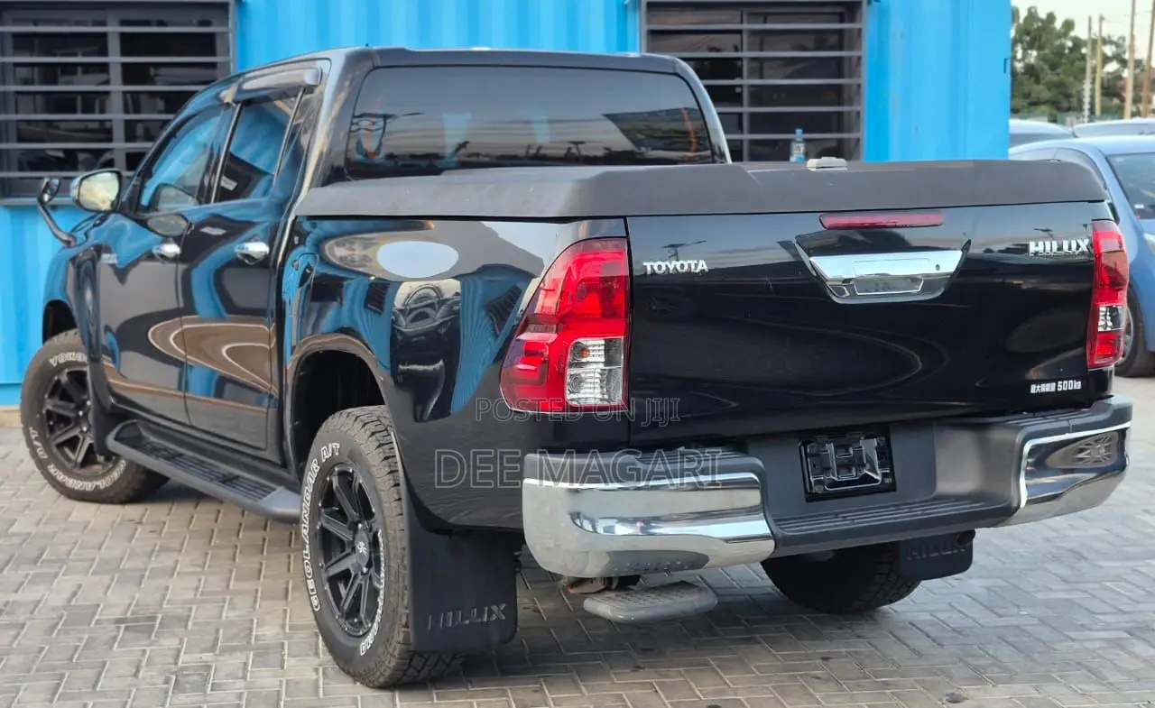 Toyota Hilux 2018 Black