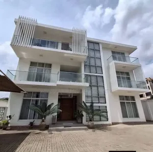 8bdrm House in Ada Estate for rent