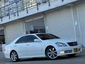 Toyota Crown 2006 White