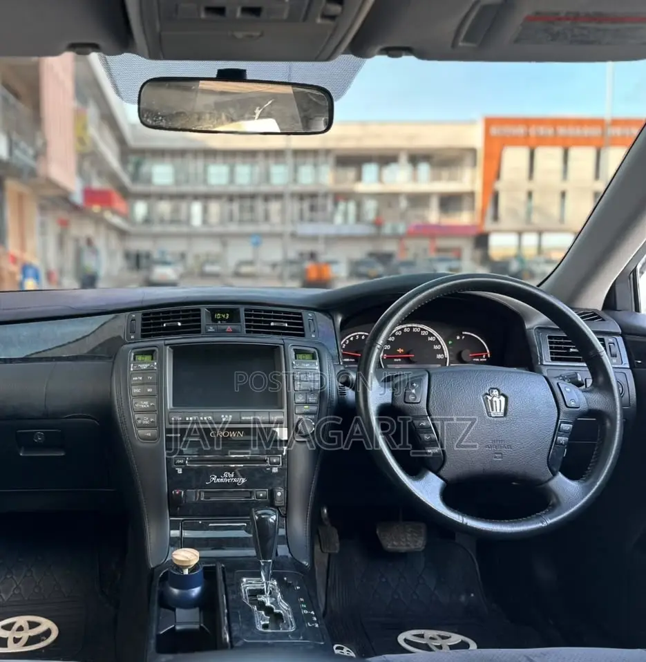Toyota Crown Royale 2005 White