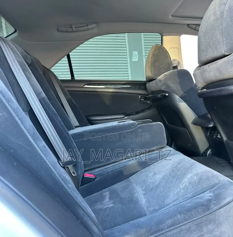 Toyota Crown Royale 2005 White