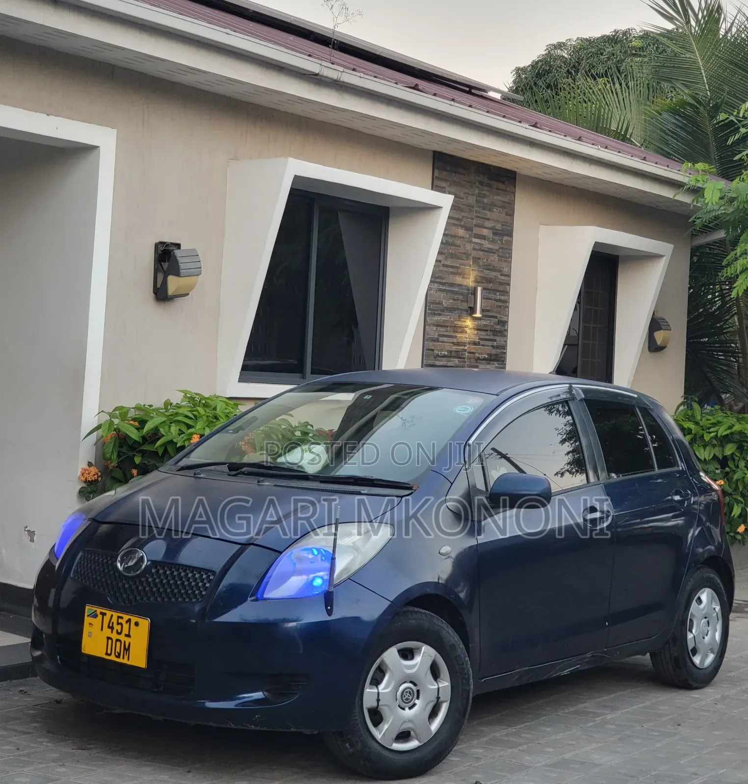 Toyota Vitz 2005 Blue