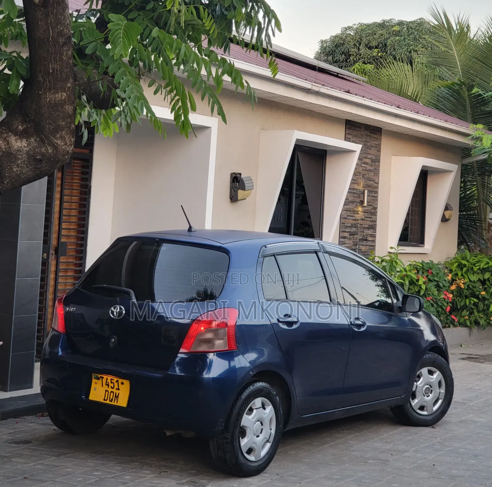 Toyota Vitz 2005 Blue