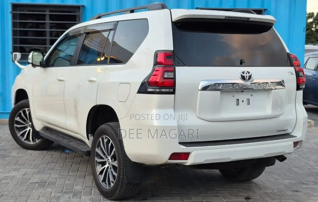 Toyota Land Cruiser Prado 2019 White