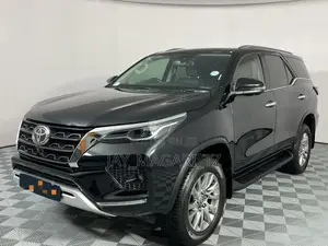 Toyota Fortuner 2021 Black