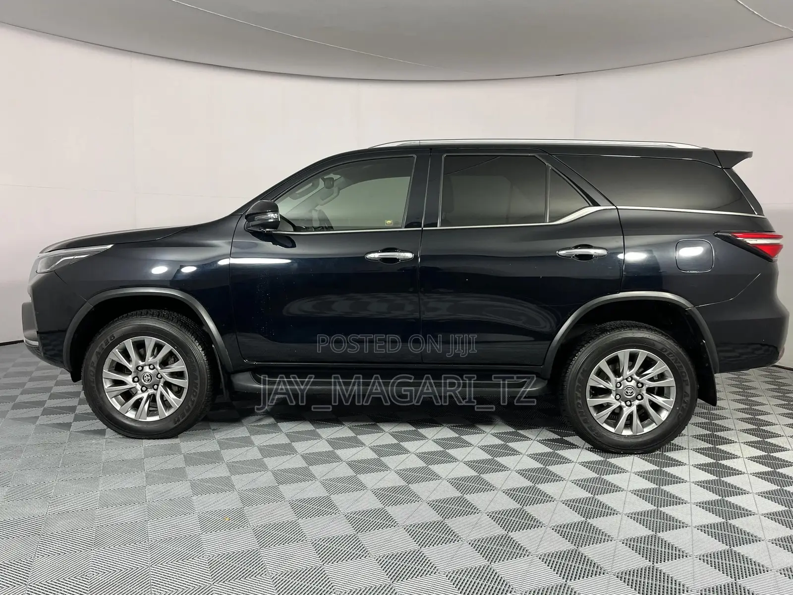 Toyota Fortuner 2021 Black