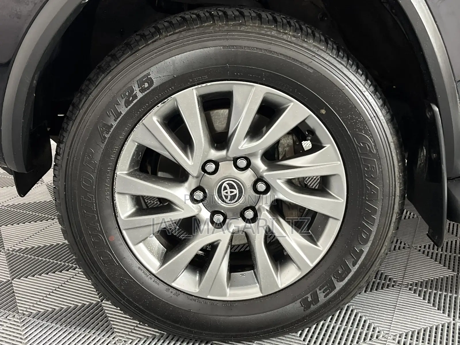 Toyota Fortuner 2021 Black