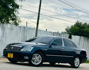 Toyota Crown Royale 2005 Blue