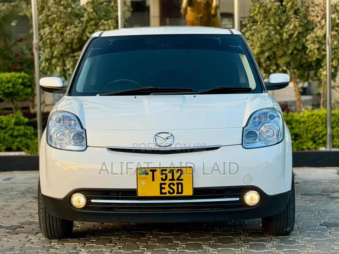 Mazda Verisa 2010 White