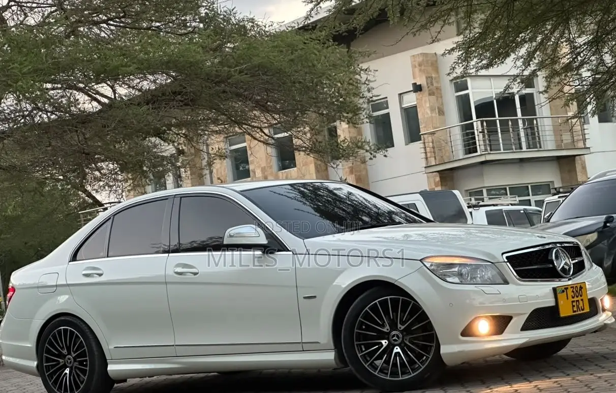 Mercedes-Benz C200 2008 White