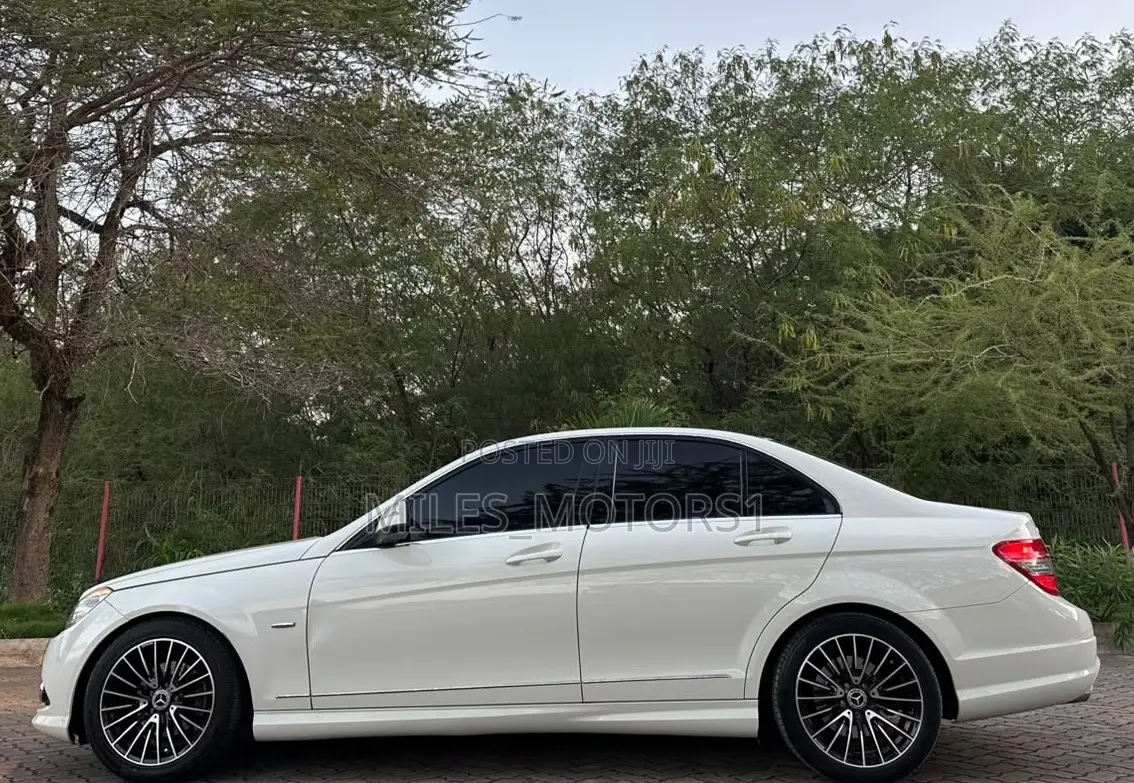 Mercedes-Benz C200 2008 White