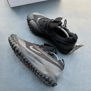 Nike Acg Mountain Fly Low Shoe Gore-Tex Hiking Shoes
