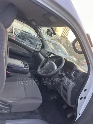 Nissan Caravan (Urvan) 2013 White