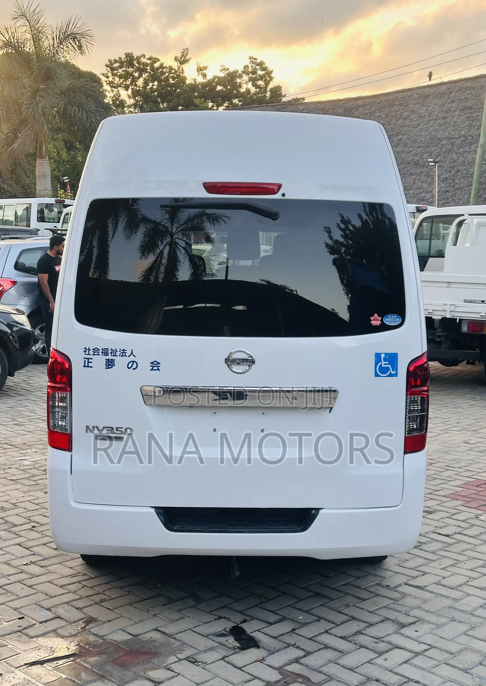 Nissan Caravan (Urvan) 2013 White