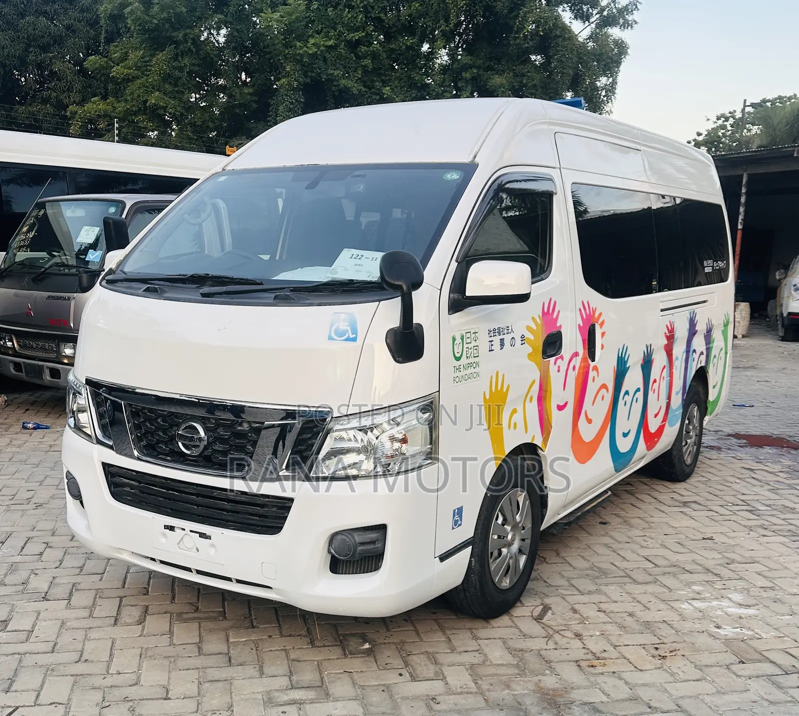 Nissan Caravan (Urvan) 2013 White