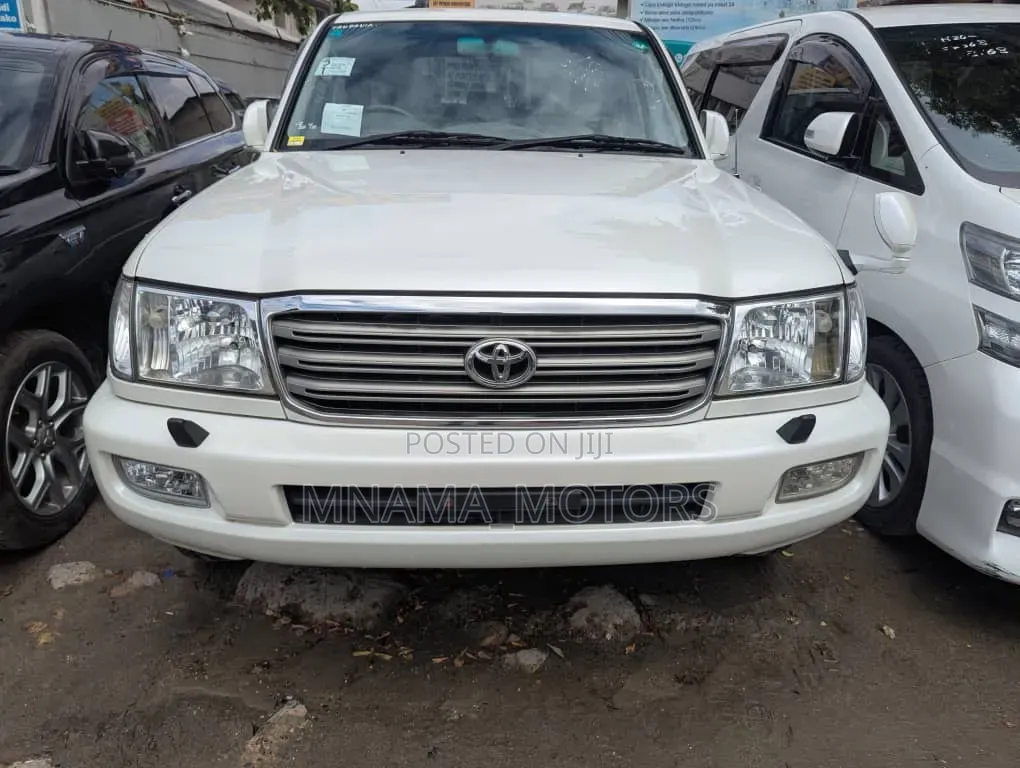Toyota Land Cruiser 2004 White