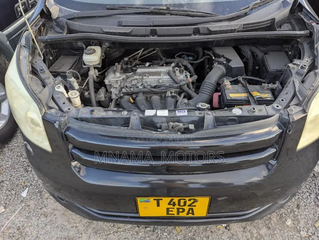 Toyota Noah 2.0 143hp FWD (8 Seater) 2008 Black