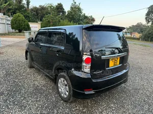 Toyota Corolla Rumion 2011 Black