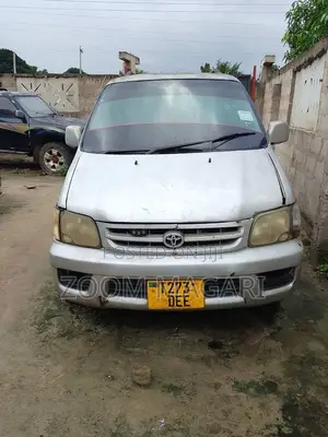 Toyota Noah 2002 Silver