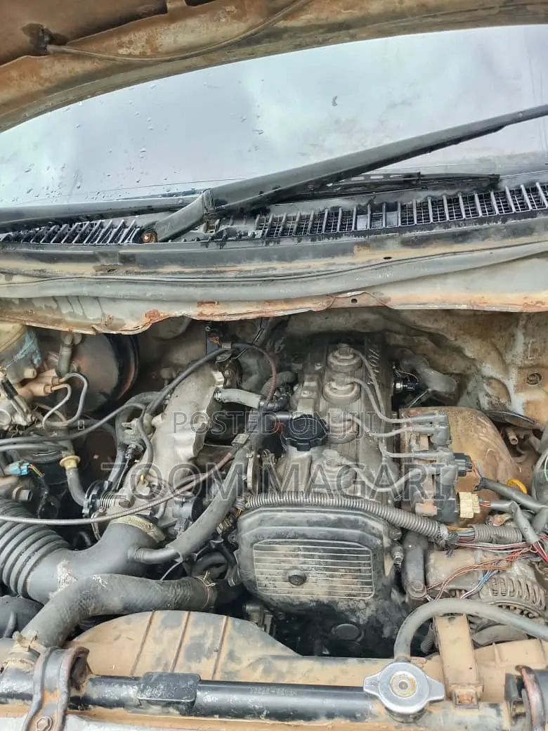 Toyota Noah 2002 Silver