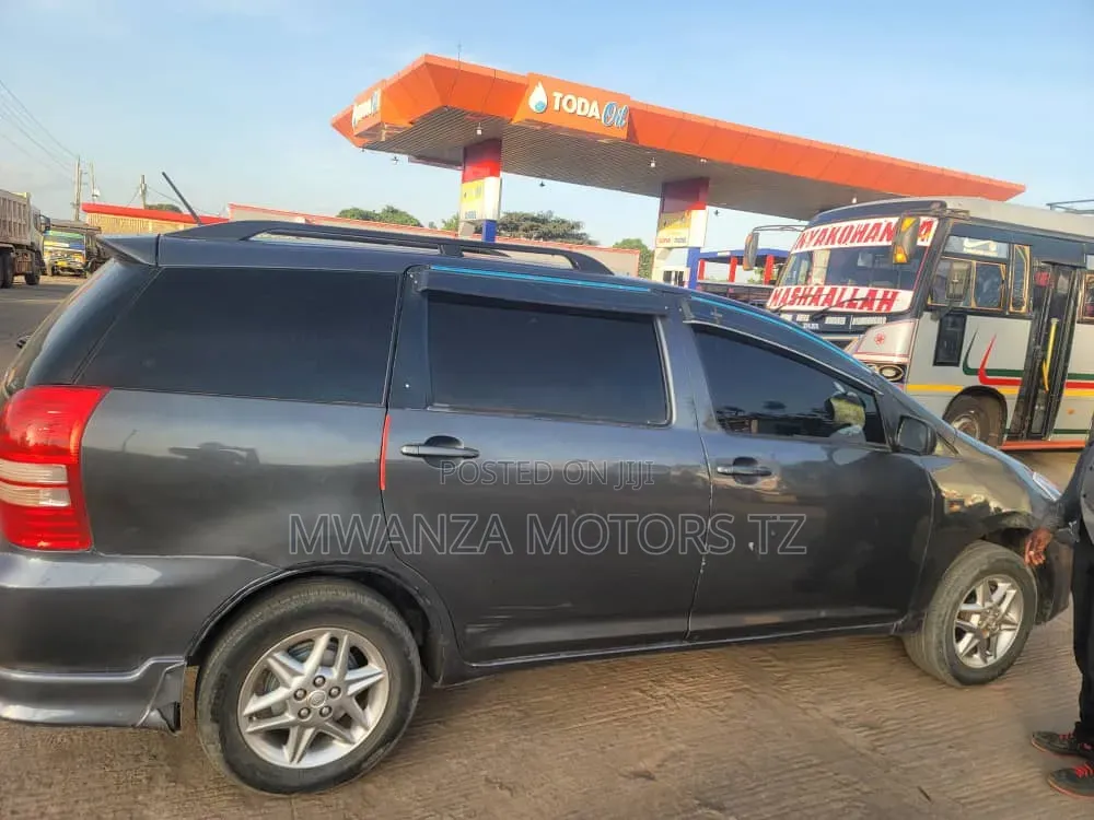 Toyota Wish 2005 Gray