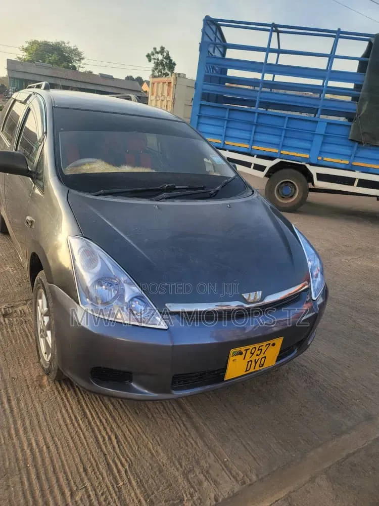 Toyota Wish 2005 Gray
