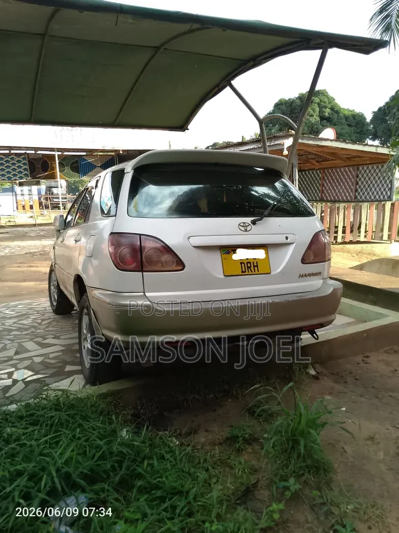 Toyota Harrier 2002 Pearl
