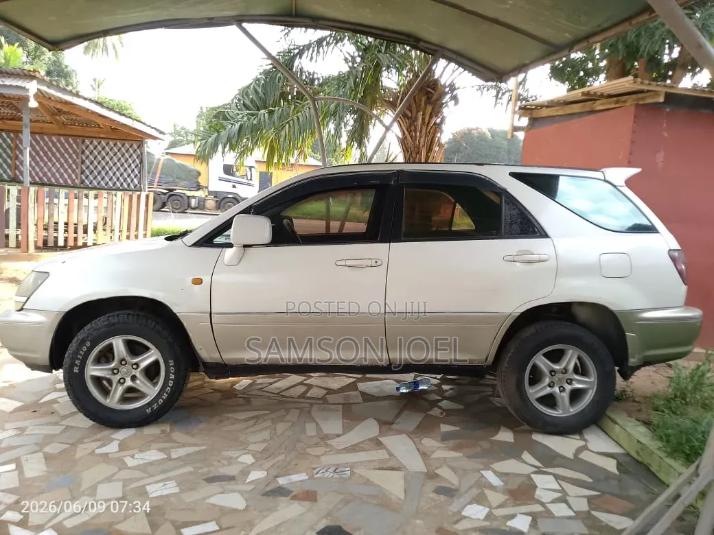Toyota Harrier 2002 Pearl