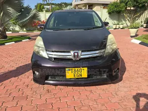 Toyota ISIS 2012 Gray