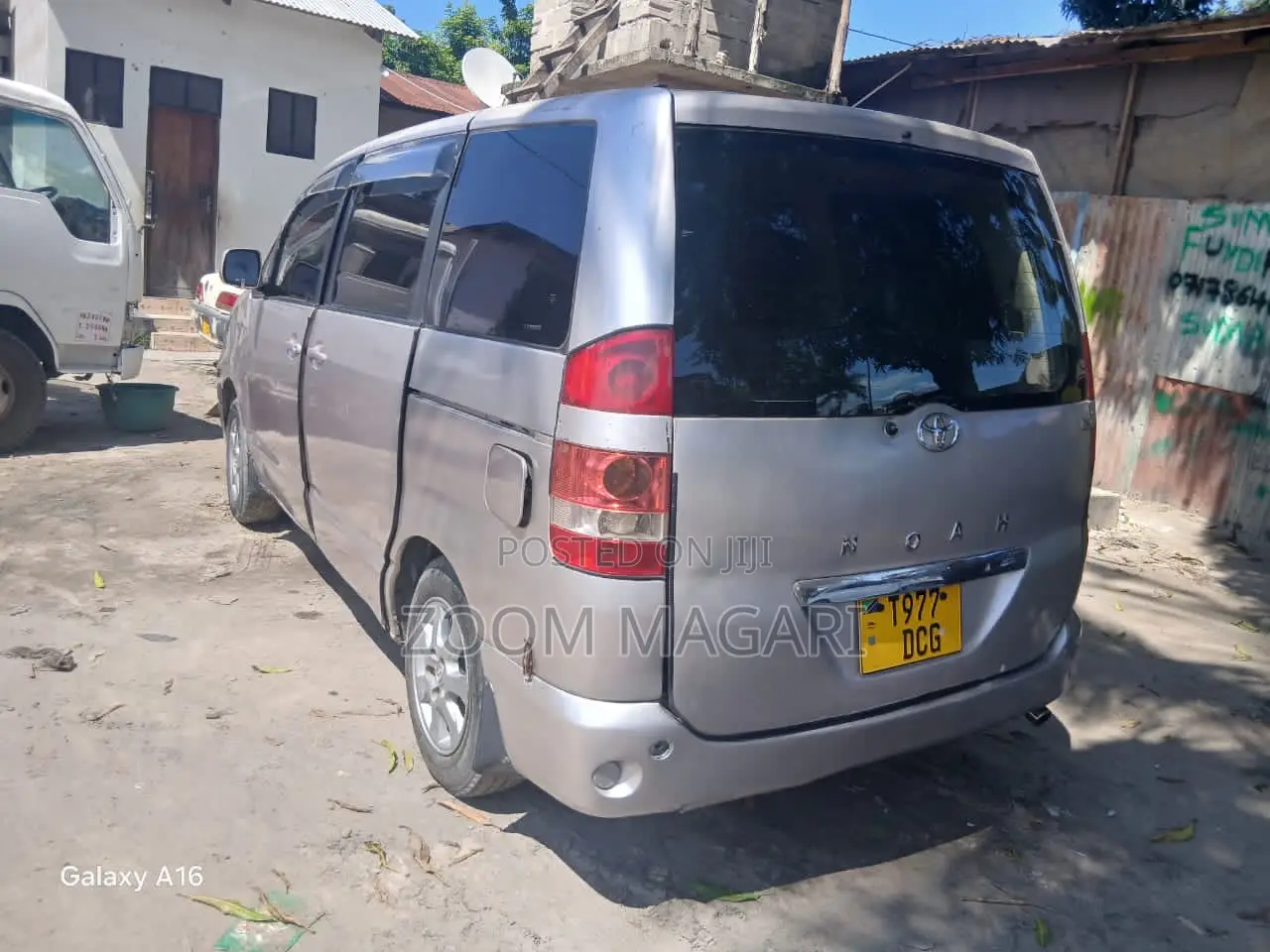 Toyota Noah 2003 Silver