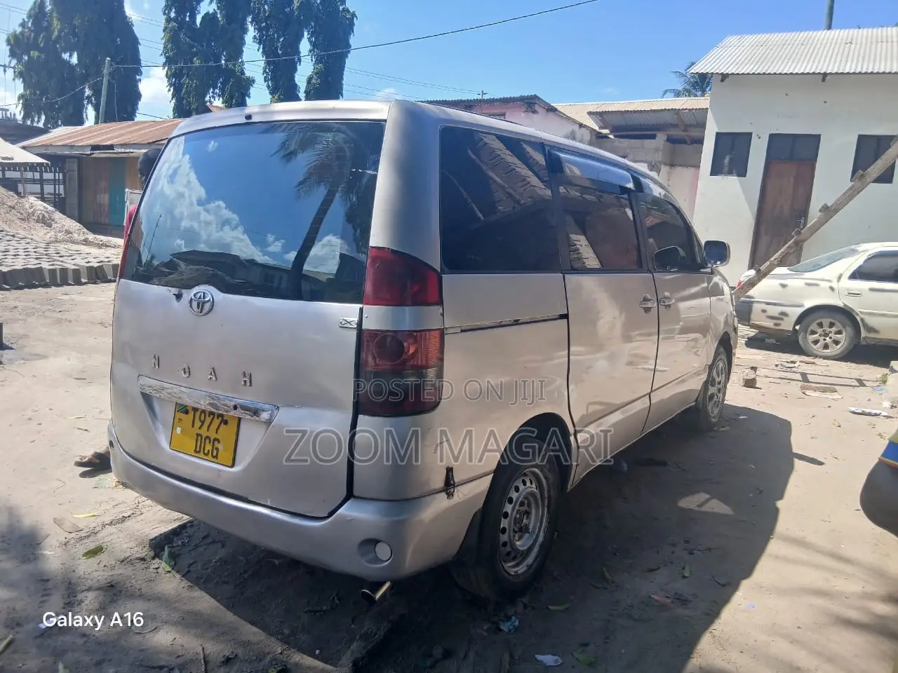 Toyota Noah 2003 Silver