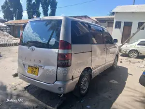 Toyota Noah 2003 Silver