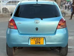 Toyota Vitz 2004 Blue