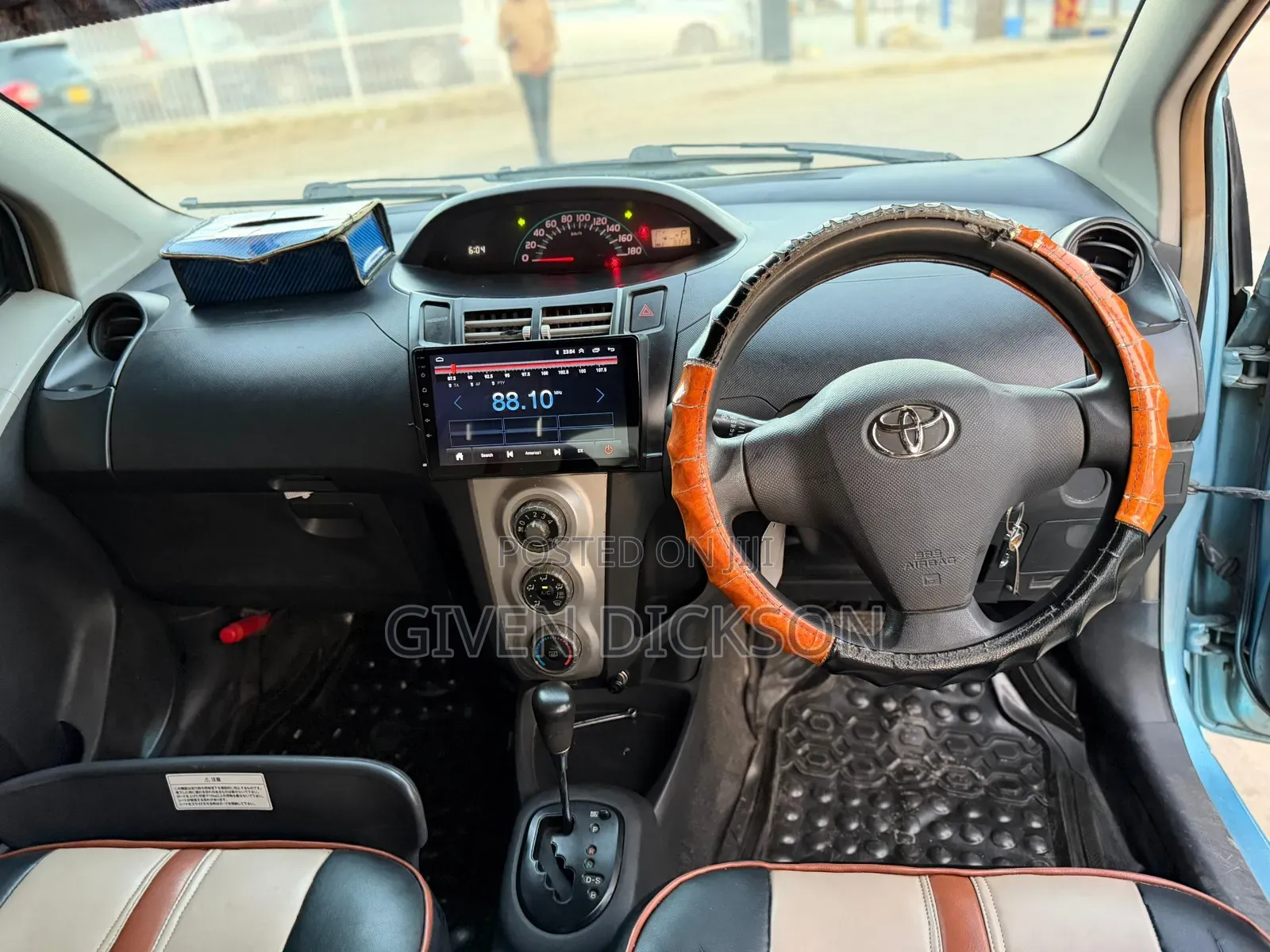 Toyota Vitz 2004 Blue